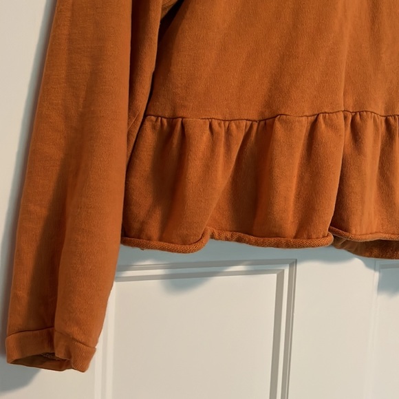 Crew - Picture 3 of 4